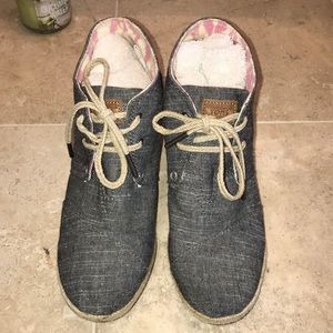 TOMS chambray wedge booties VGUC